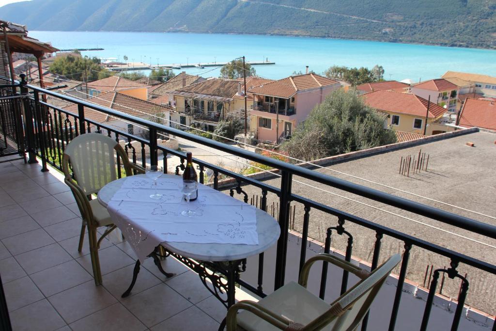Liotrivi Studios Vasiliki Exteriör bild