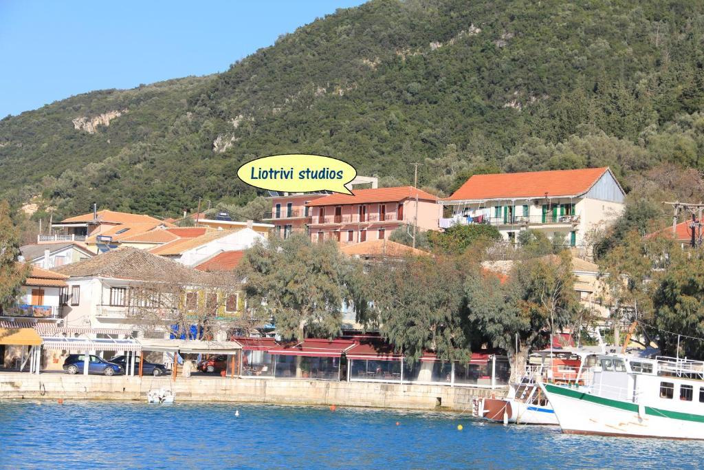 Liotrivi Studios Vasiliki Exteriör bild